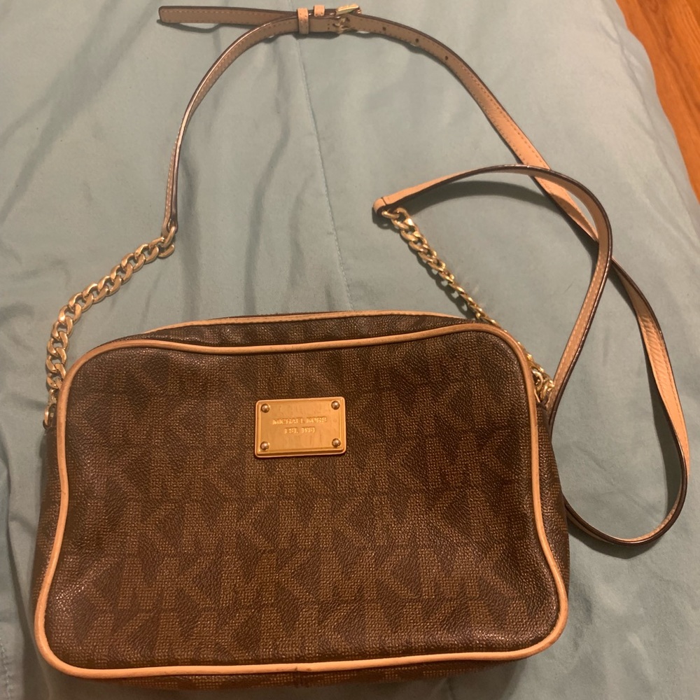 Micheal Kors Crossbody